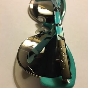 Vera Bradley Women’s Shades